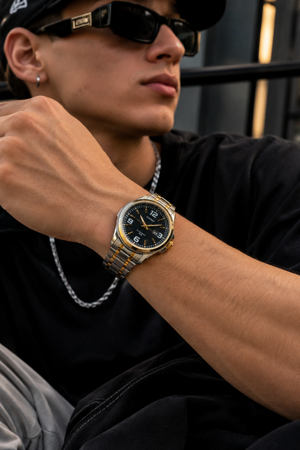 Reloj Casio Hombre Original – Plateado - Dorado Fondo Negro