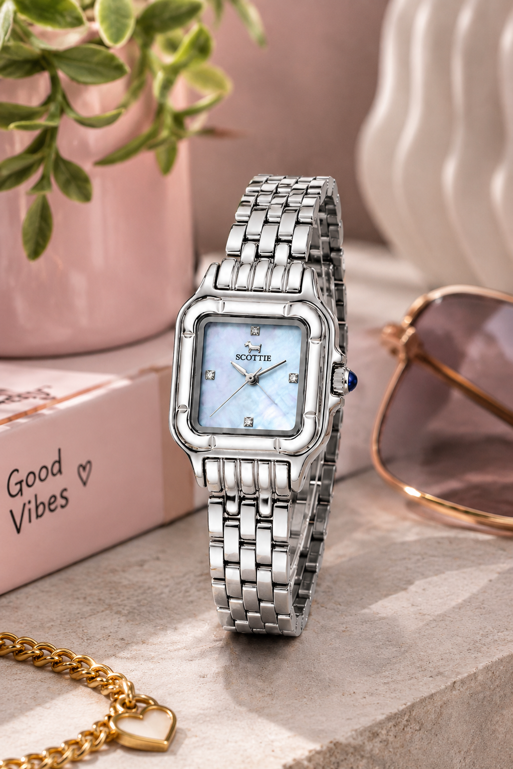 Scottie Silver Simple – Elegancia Sin Esfuerzo